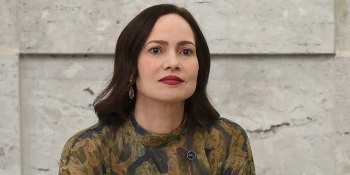 servidora-ana-cristina-viana-assume-comando-do-inss